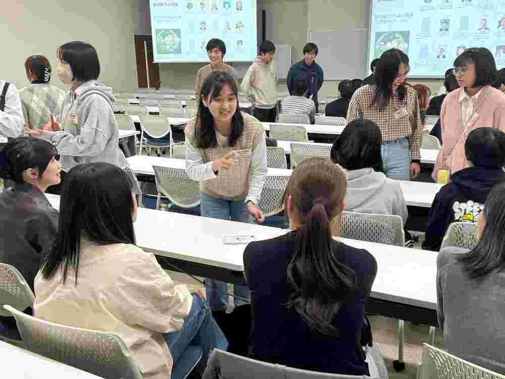 MD-PhDコース生と参加者の交流の様子